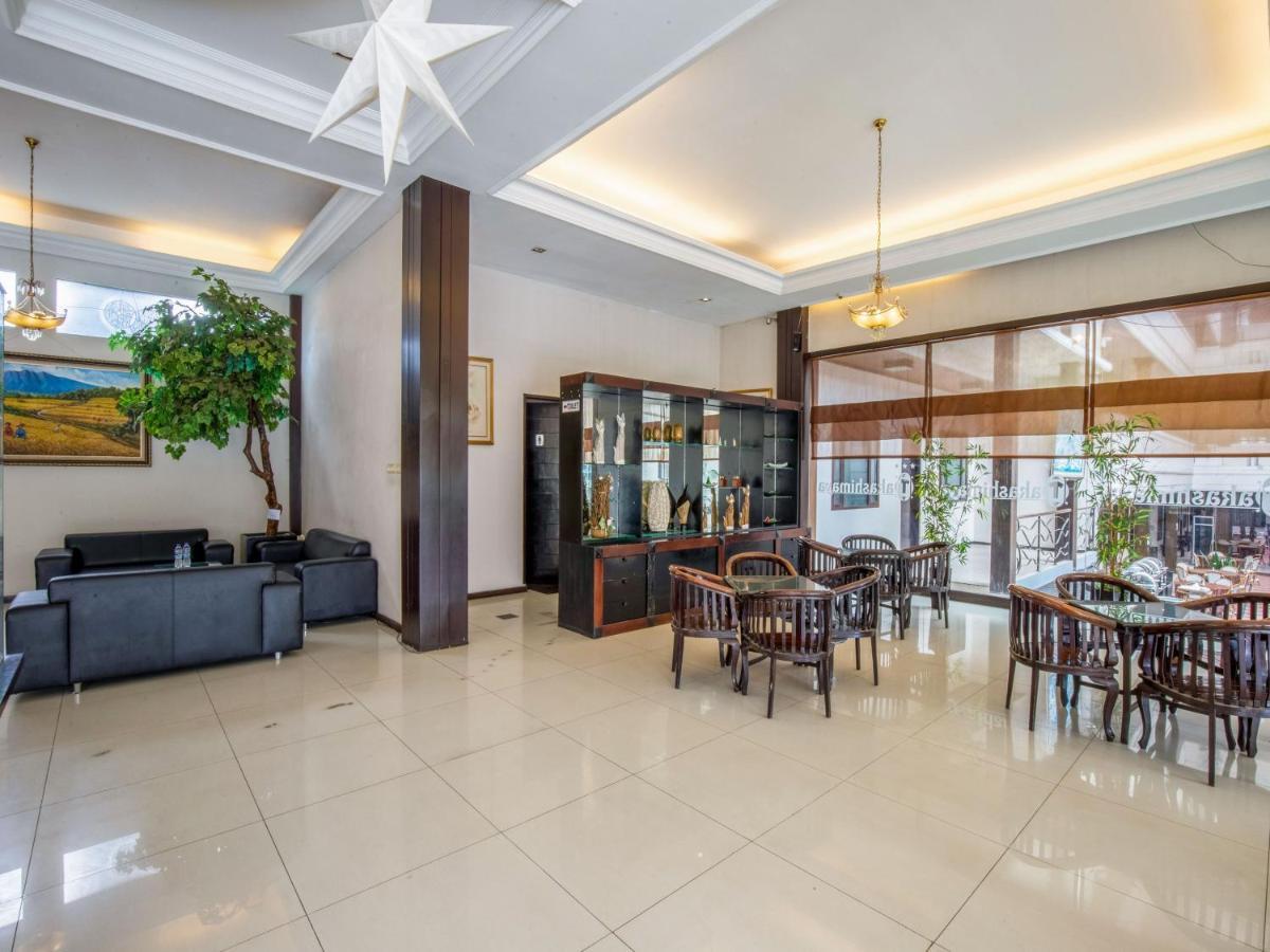 Takashimaya Hotel & Convention Lembang Exterior foto