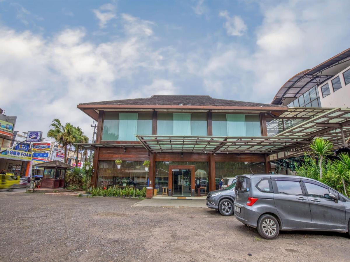 Takashimaya Hotel & Convention Lembang Exterior foto